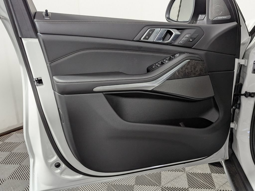 New 2026 BMW X5 xDrive40i AWD/4WD image 10