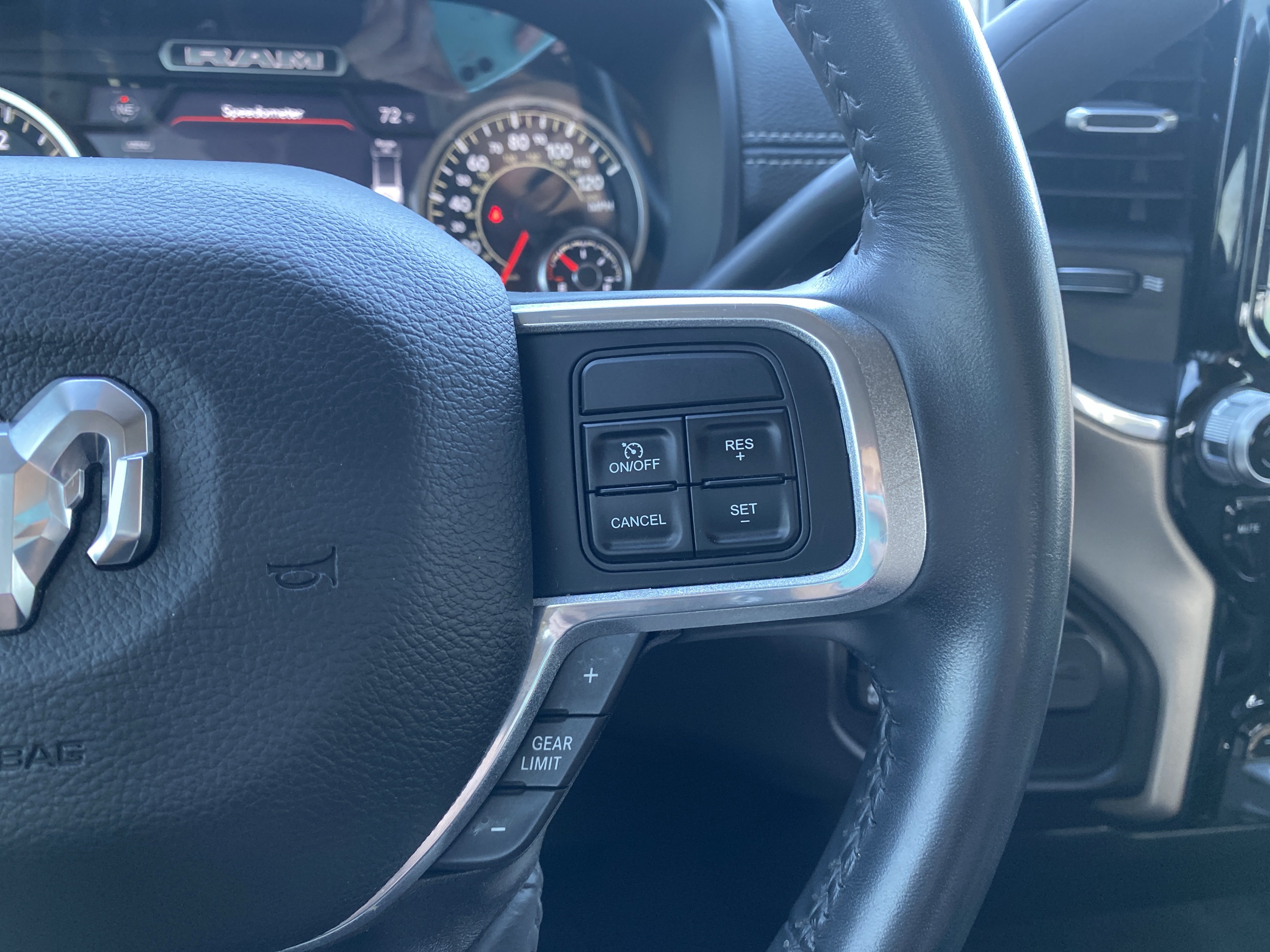 Used 2022 RAM 3500 Laramie AWD/4WD image 18