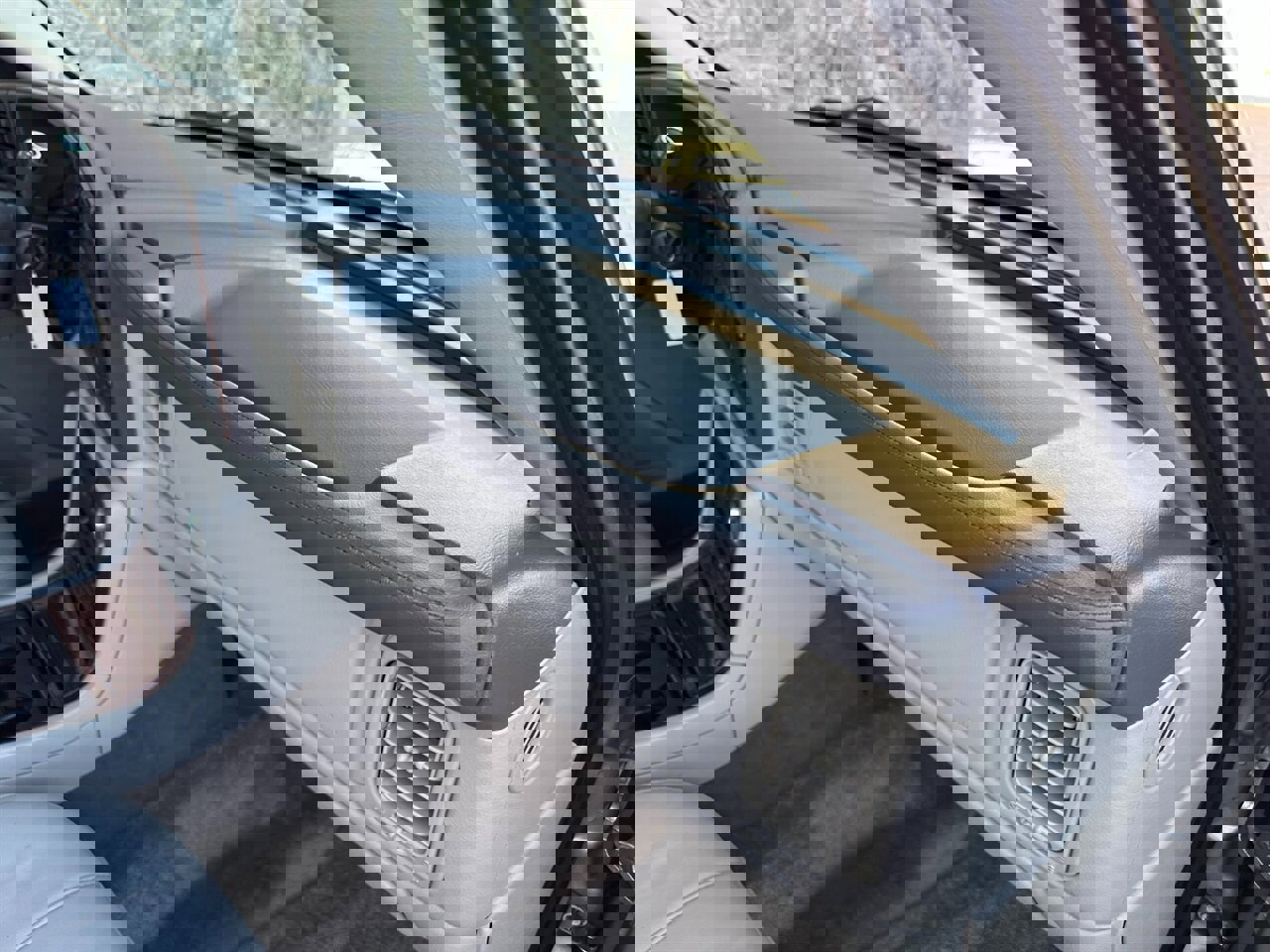 Used 2002 Cadillac Escalade EXT image 44