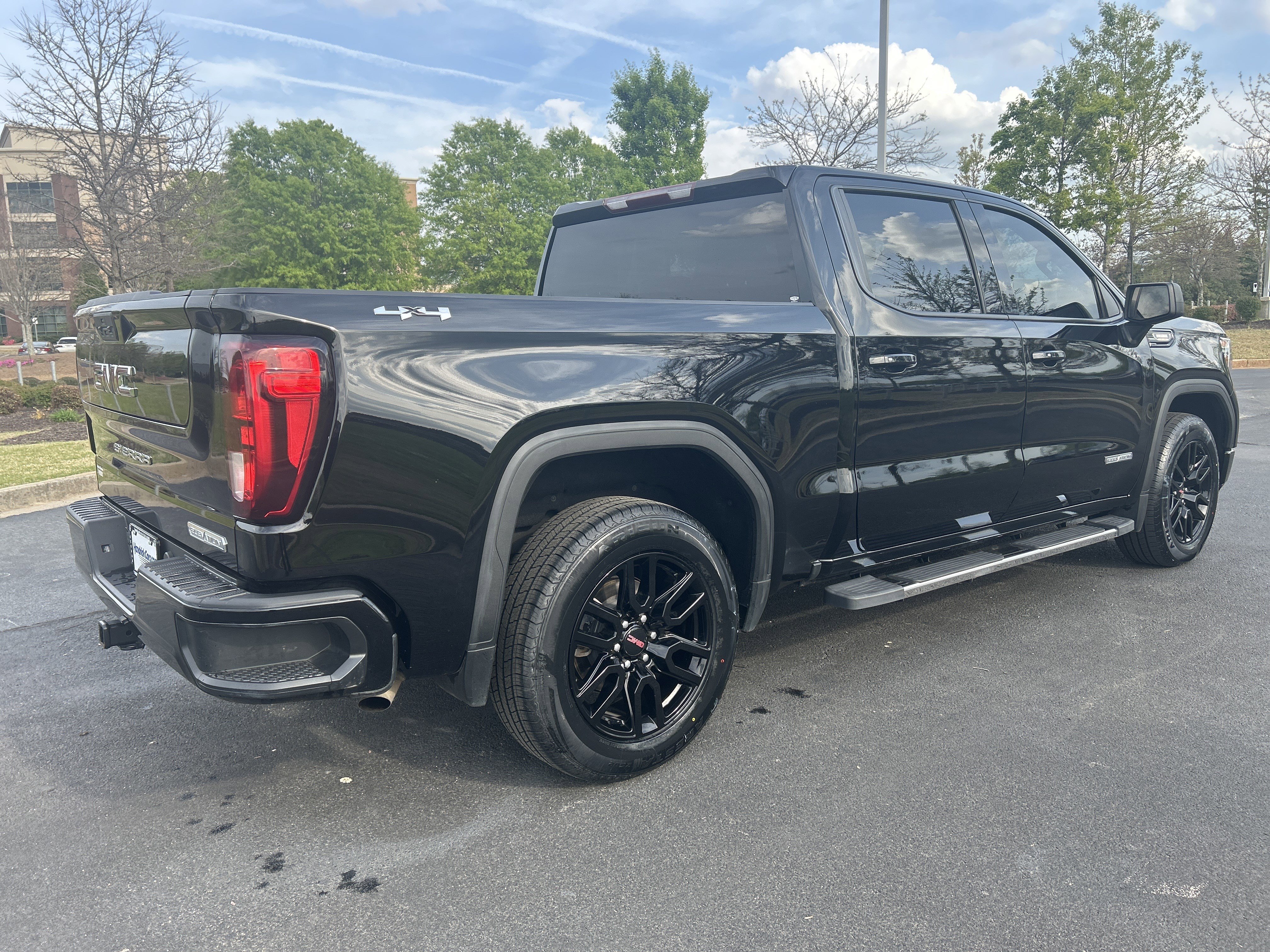 Used 2021 GMC Sierra 1500 Elevation image 9