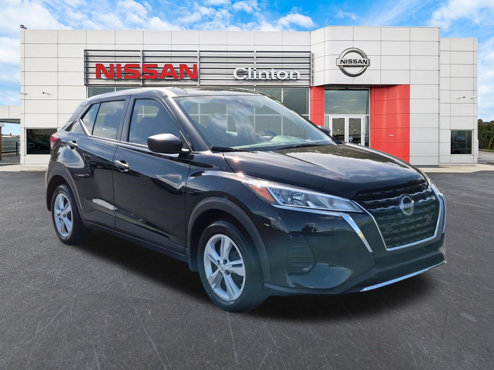 Used 2025 Nissan Kicks Play S FWD video 1