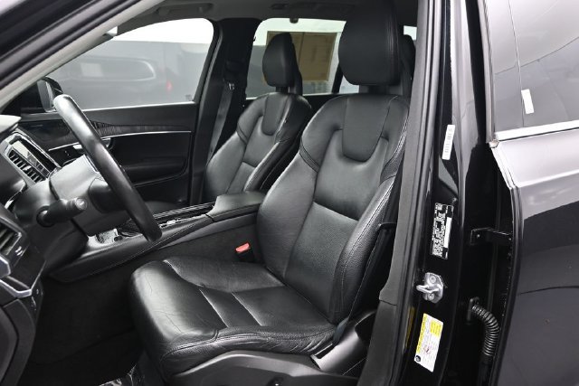 Used 2020 Volvo XC90 T6 Momentum AWD/4WD image 5