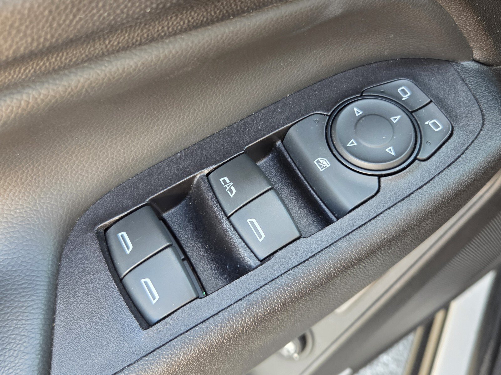 Certified 2018 Chevrolet Equinox Premier FWD image 31