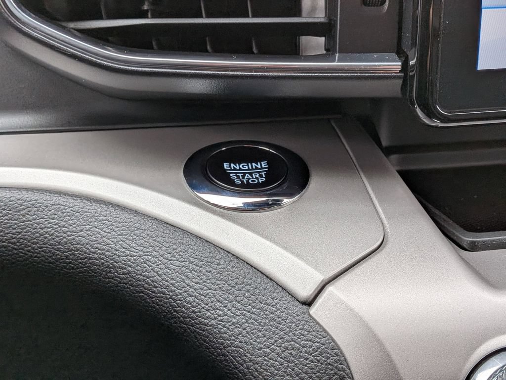 Used 2024 Ford Explorer XLT w/ Equipment Group 202A AWD/4WD image 15