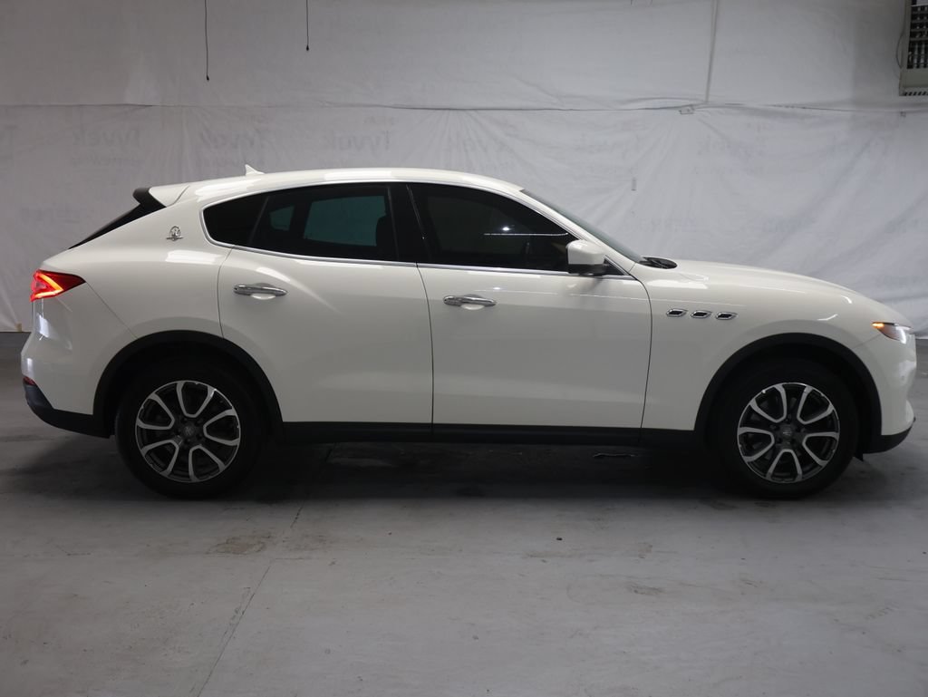 Used 2018 Maserati Levante AWD/4WD image 8
