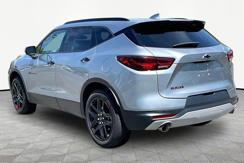 Used 2025 Chevrolet Blazer LT w/ Redline Edition image 4