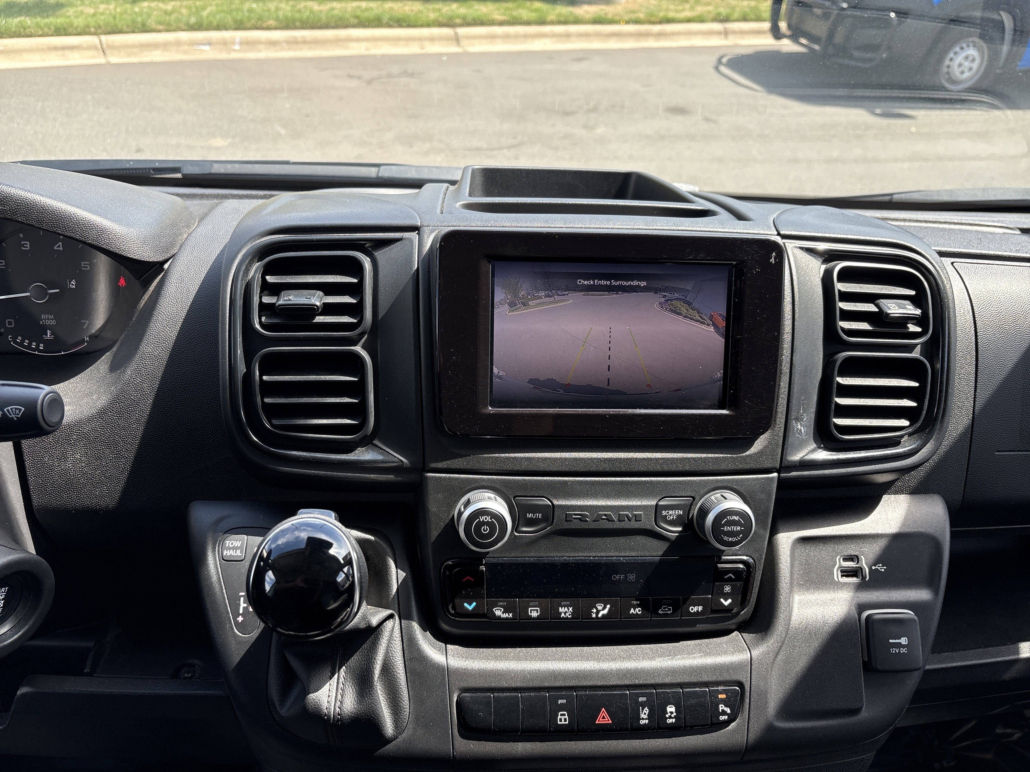 Used 2024 RAM ProMaster 2500 w/ Safety Group image 29