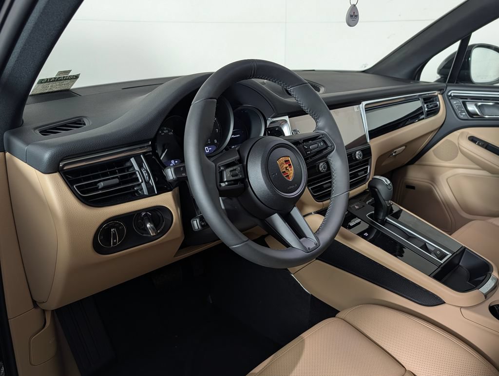 New 2026 Porsche Macan AWD/4WD image 4