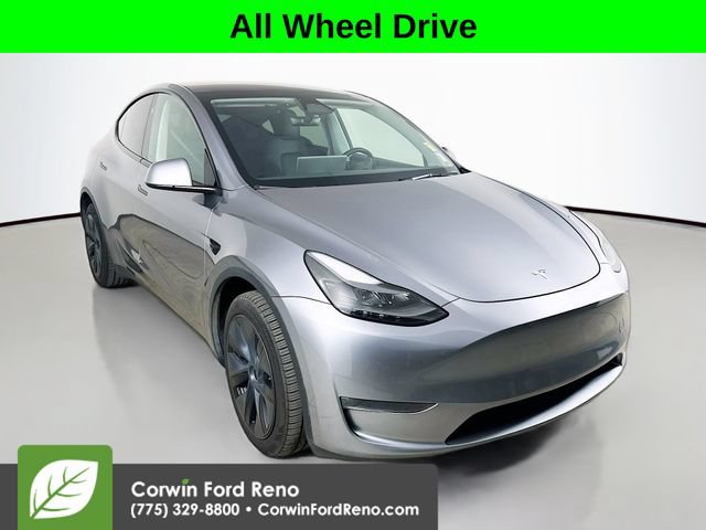 Used 2024 Tesla Model Y Long Range AWD/4WD image 1