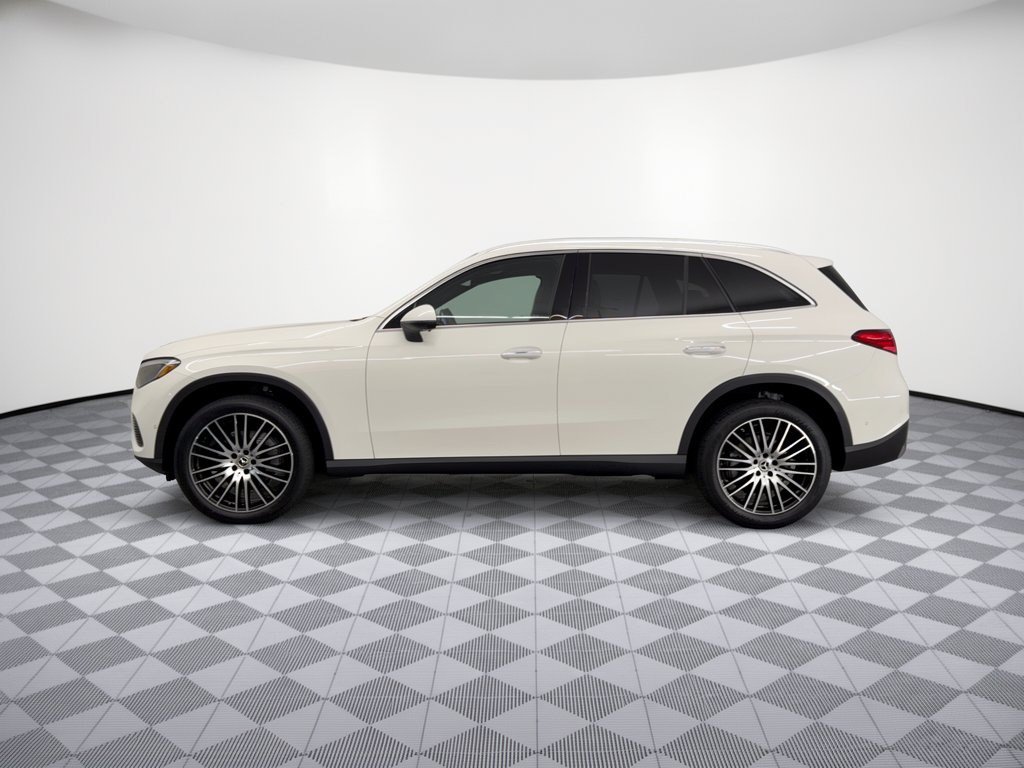 Used 2027 Mercedes-Benz GLC 300 image 2
