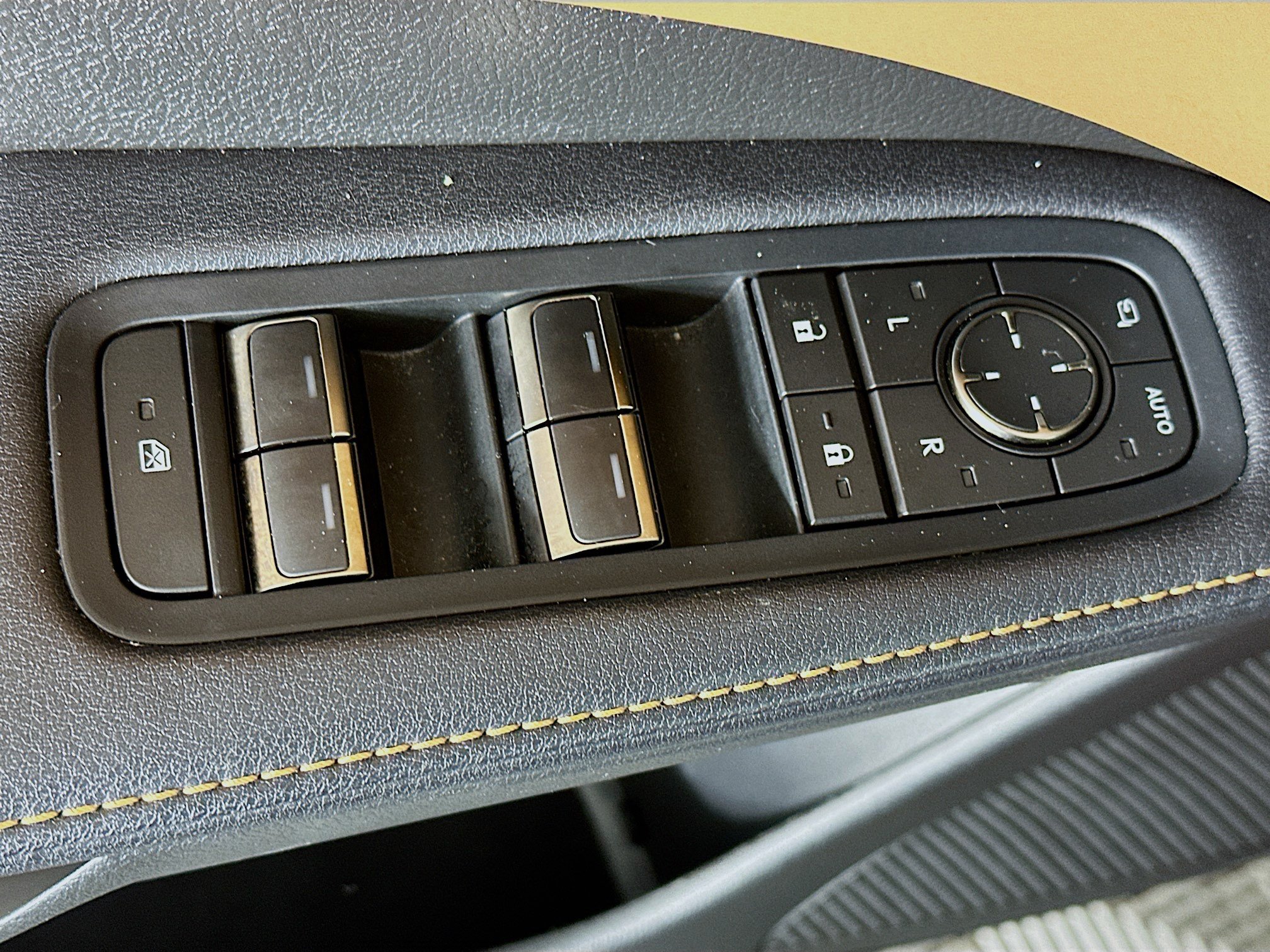 Used 2023 Lexus RX 350 Premium w/ Accessory Package FWD image 15