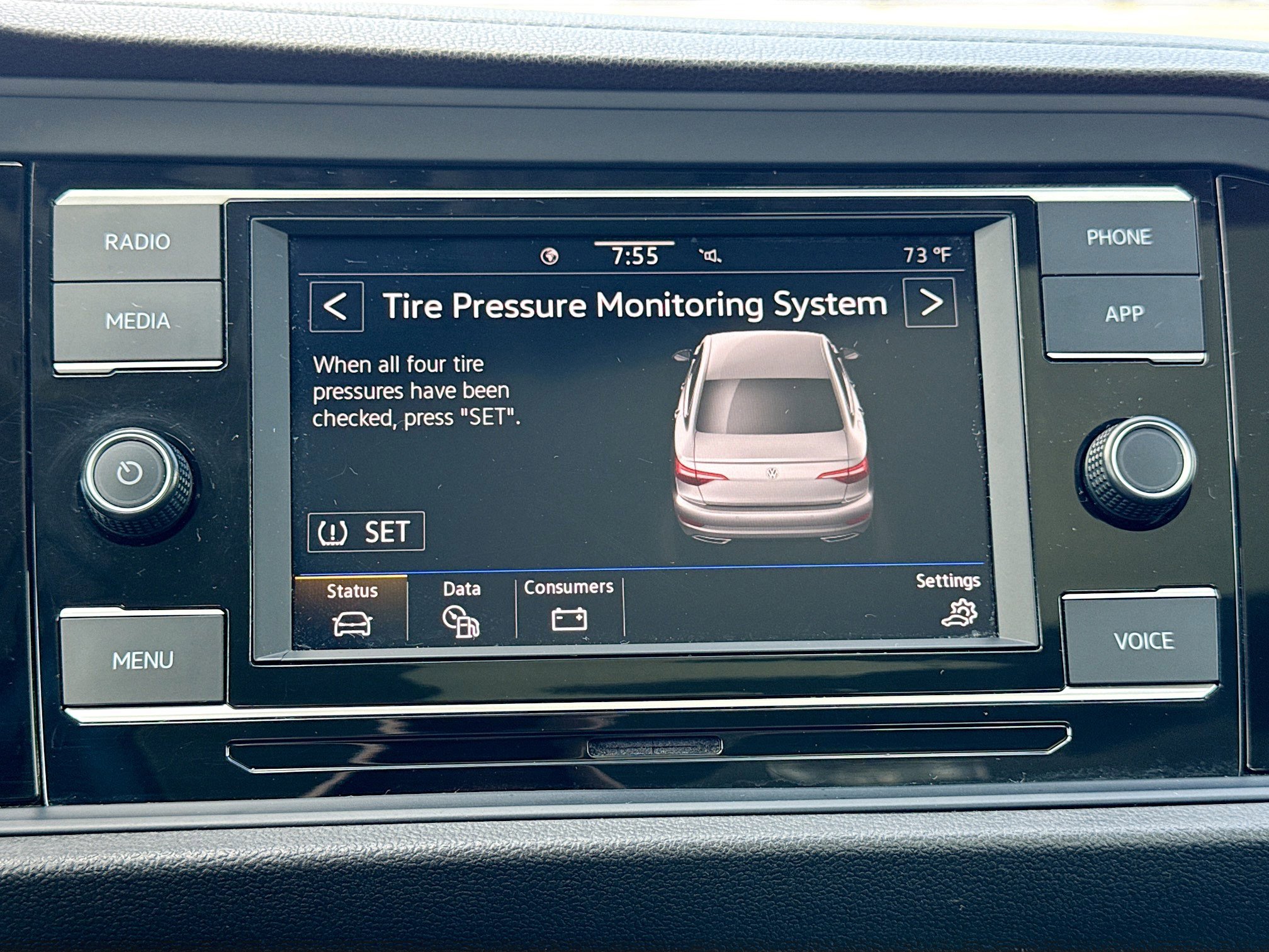 Used 2024 Volkswagen Jetta SE image 31