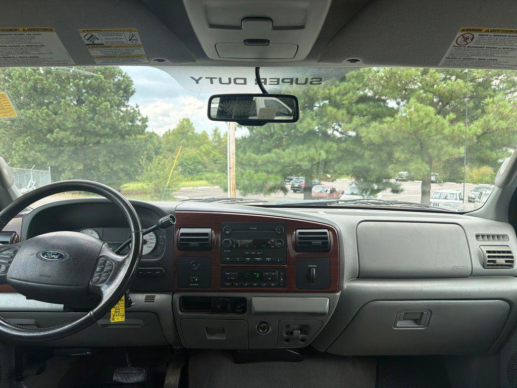 Used 2006 Ford F350 Lariat RWD image 21