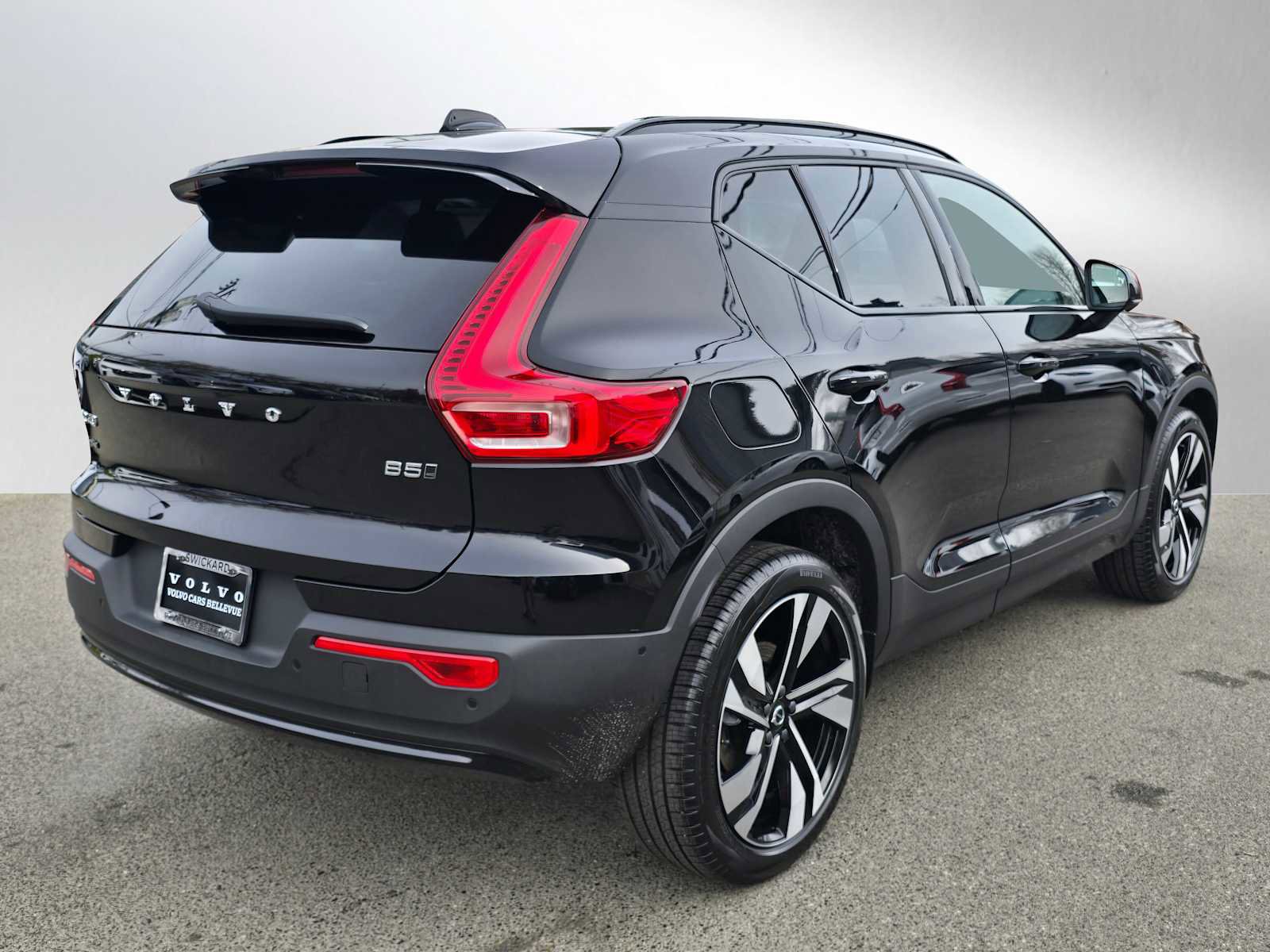 New 2026 Volvo XC40 B5 Ultra w/ Climate Package image 3