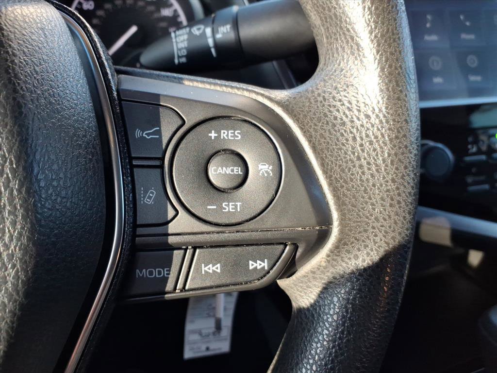 Used 2020 Toyota Camry LE image 22