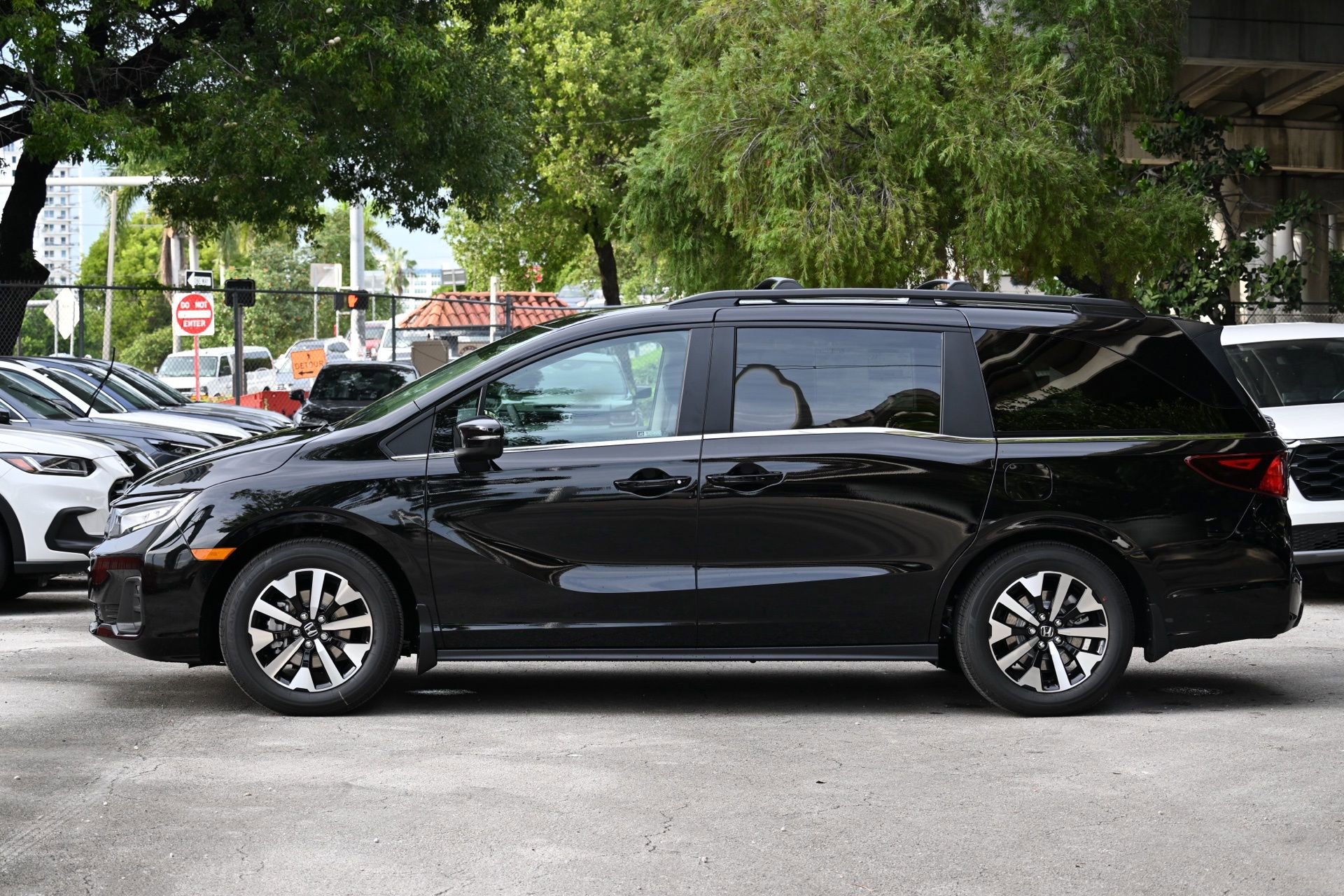 New 2026 Honda Odyssey EX-L image 8