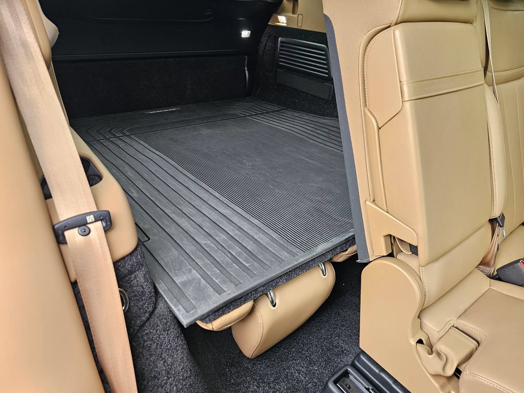 Used 2023 Land Rover Range Rover Long Wheelbase SE AWD/4WD image 16