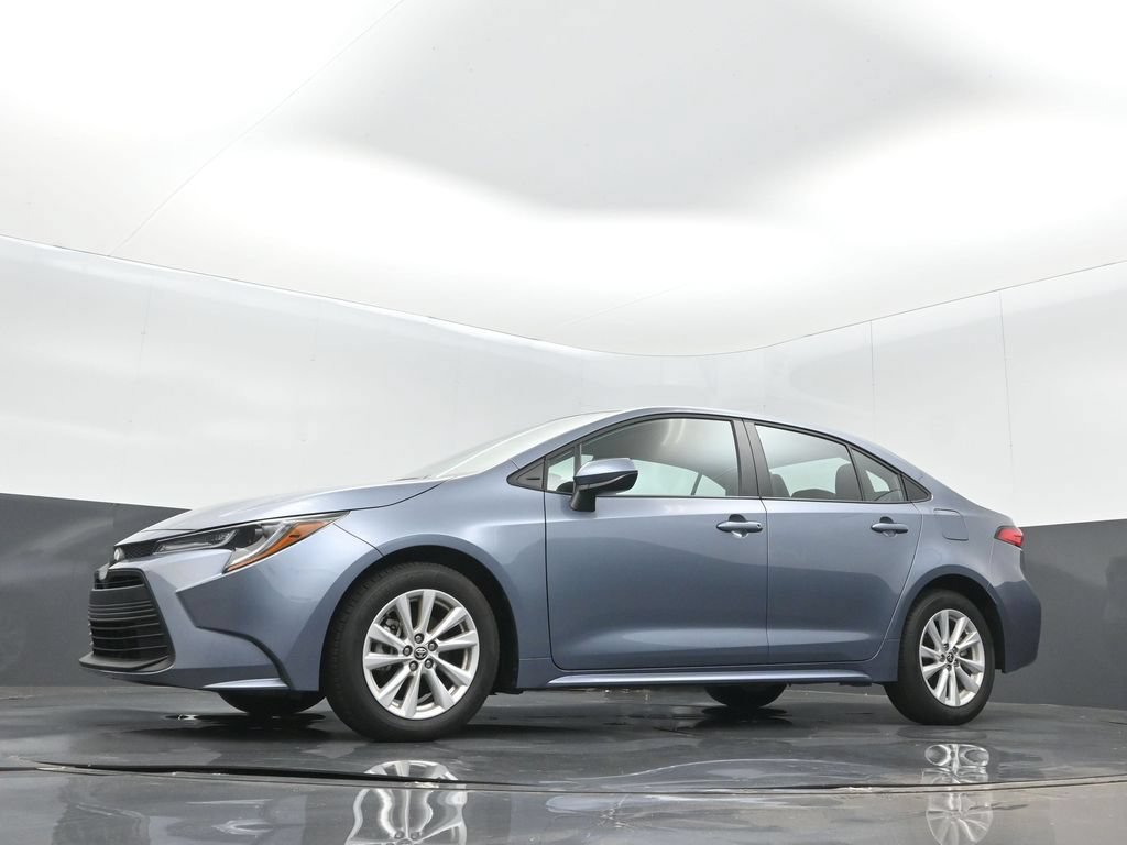 Used 2026 Toyota Corolla LE w/ LE Premium Package FWD image 13