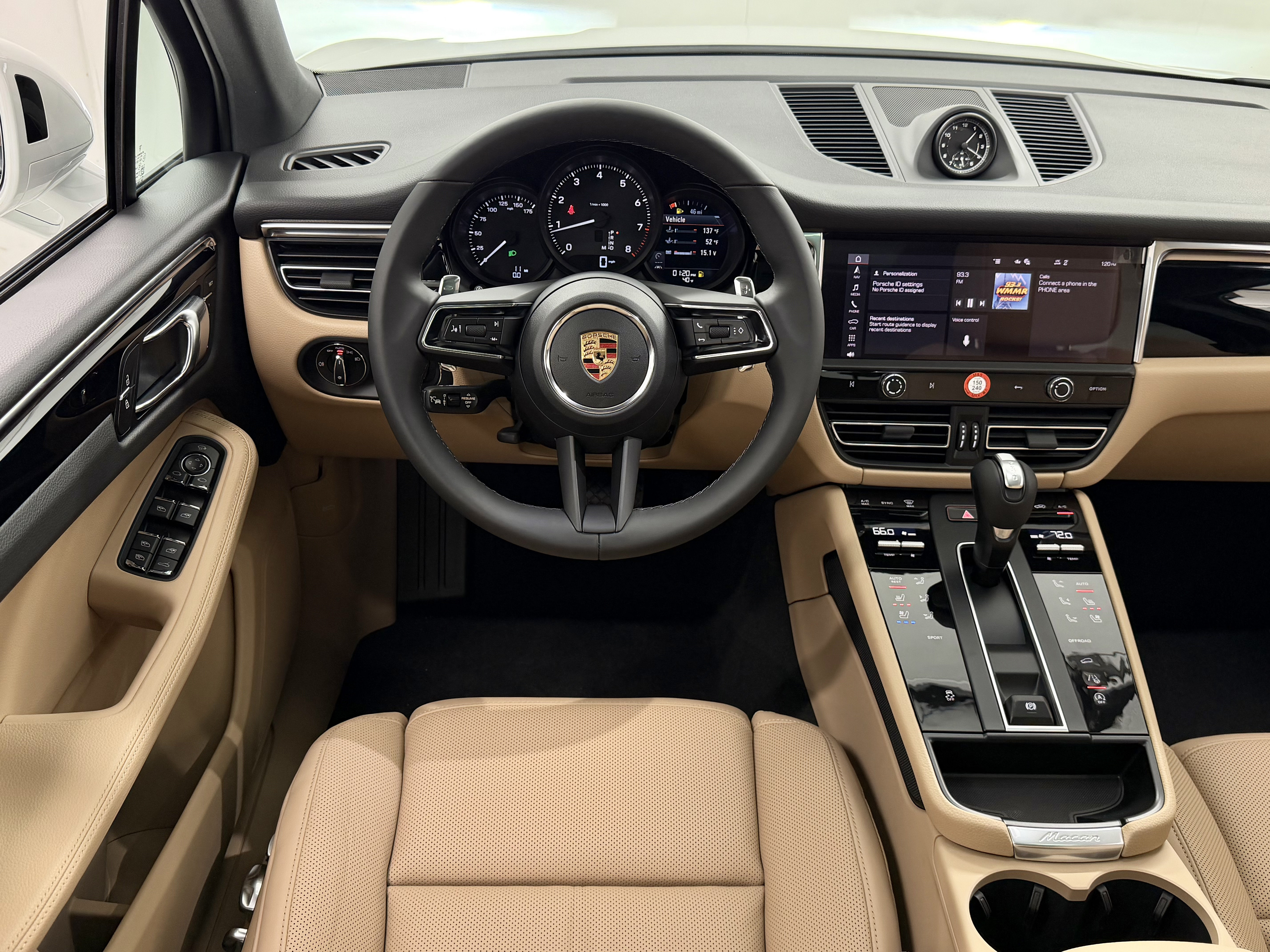 Certified 2026 Porsche Macan AWD/4WD image 25