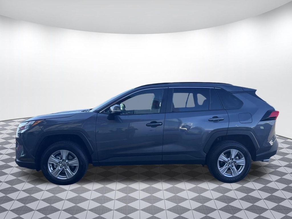 Used 2025 Toyota RAV4 XLE AWD/4WD image 4