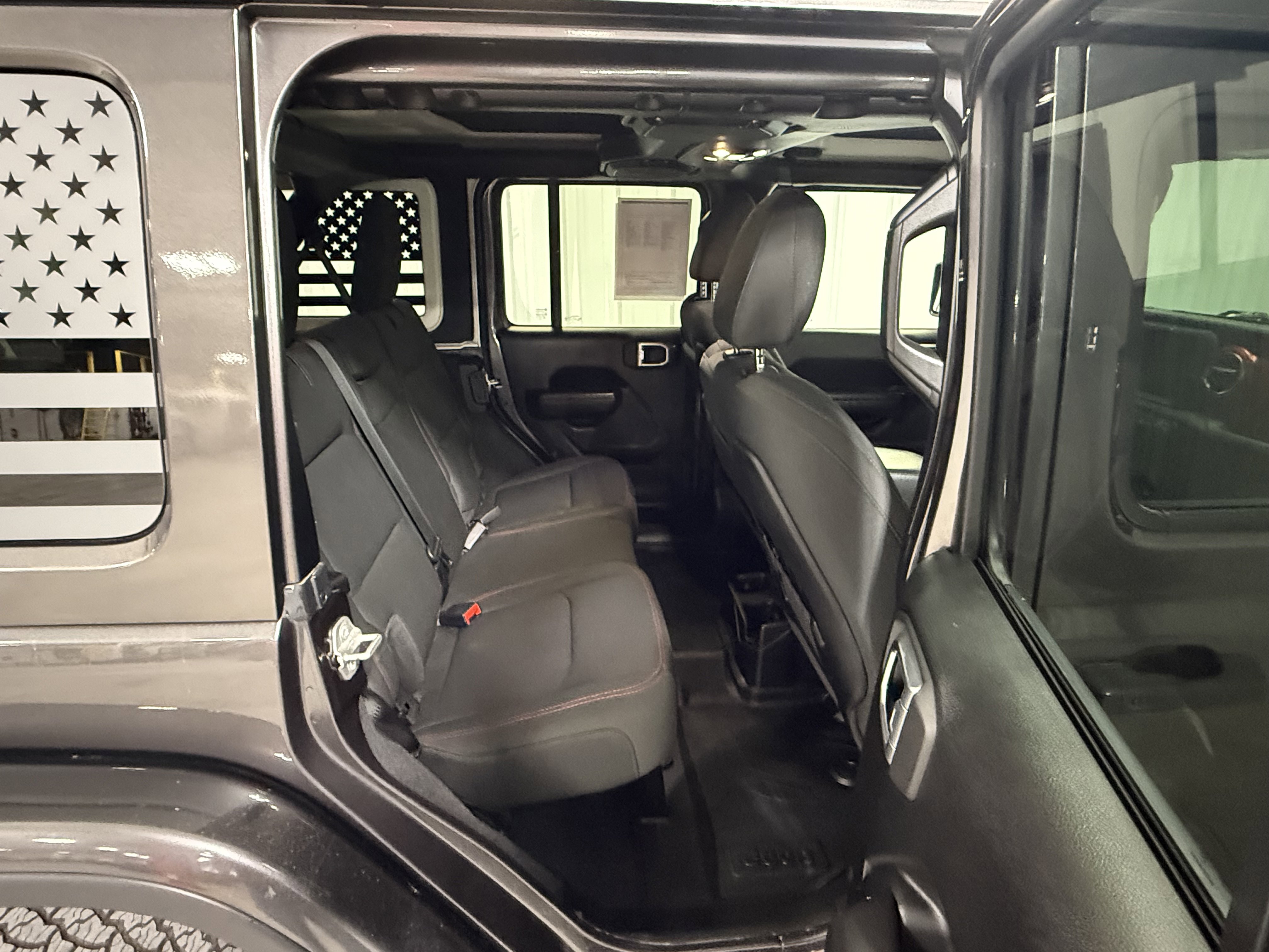 Used 2021 Jeep Wrangler Unlimited Rubicon AWD/4WD image 9