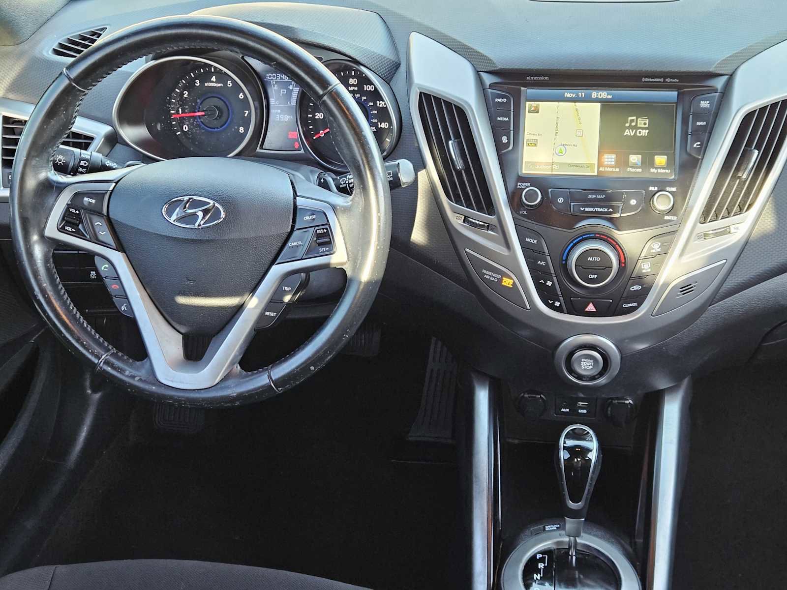 Used 2017 Hyundai Veloster Value Edition image 25