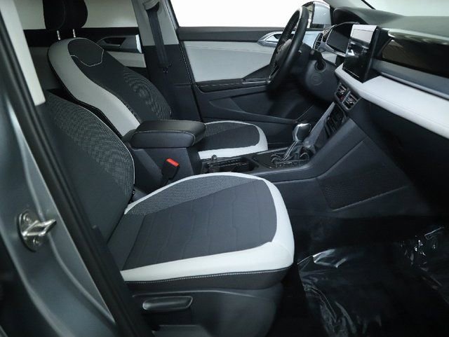 Used 2025 Volkswagen Taos SE FWD image 35
