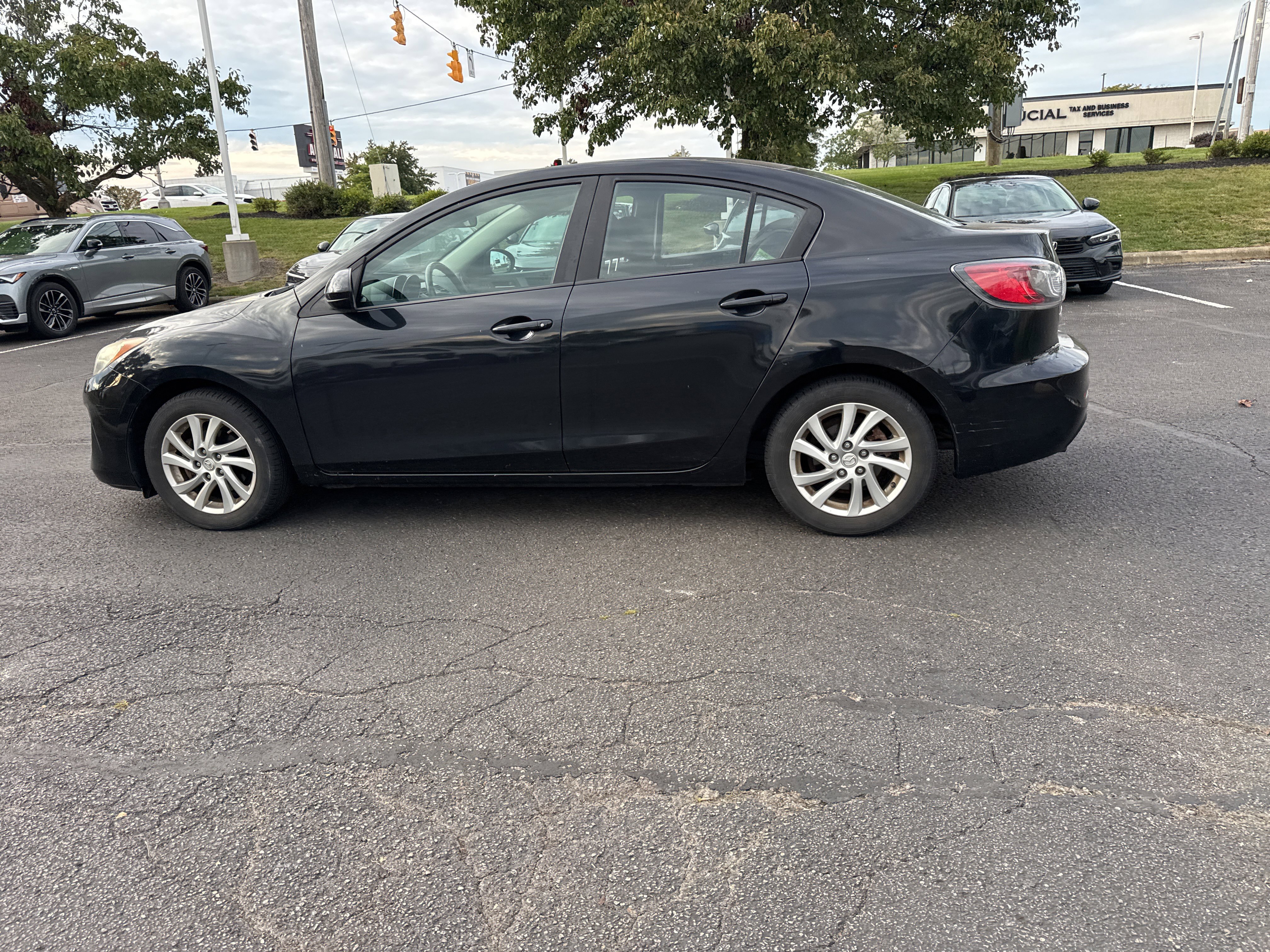 Used 2012 MAZDA MAZDA3 i Touring FWD image 2