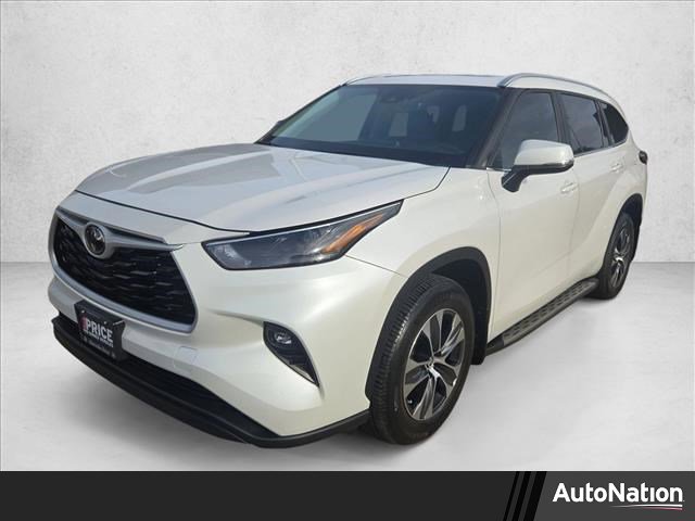 Used 2024 Toyota Highlander XLE image 1