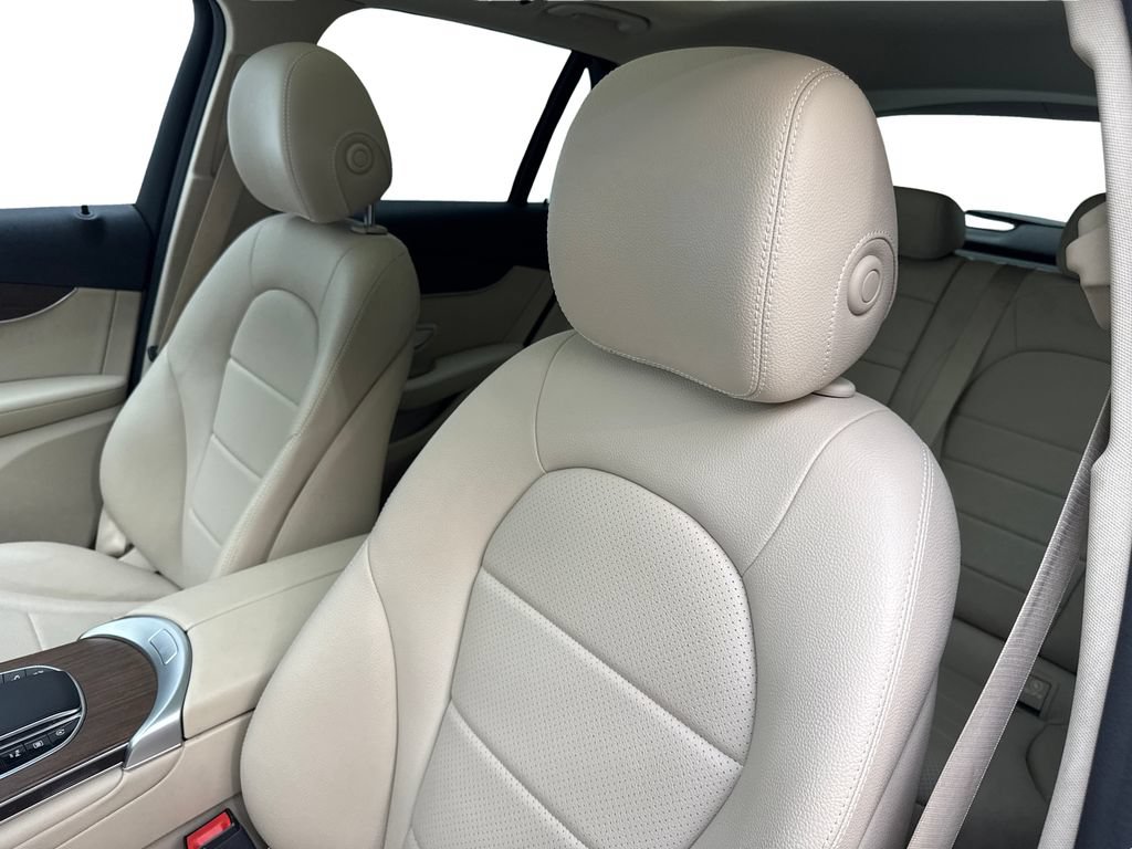 Used 2021 Mercedes-Benz GLC 300 4MATIC image 27
