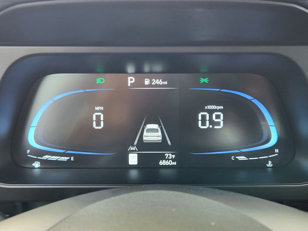 Used 2025 Hyundai Elantra Sport image 15