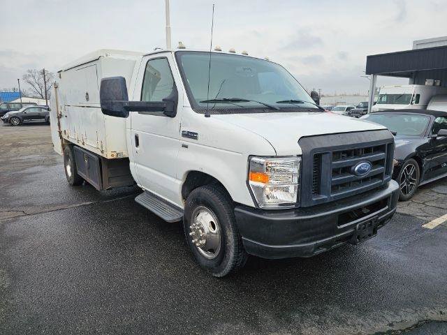 Used 2012 Ford E-450 and Econoline 450 Super Duty image 3