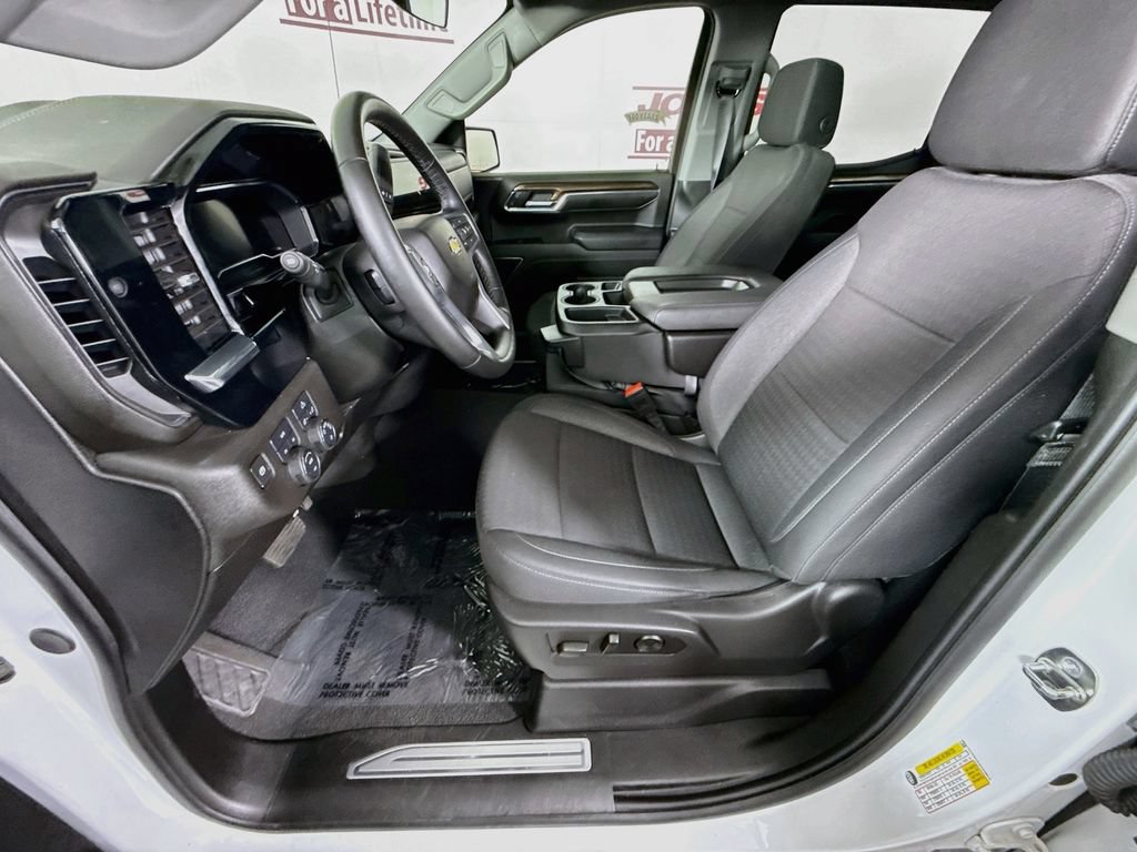 Used 2024 Chevrolet Silverado 1500 LT AWD/4WD image 24
