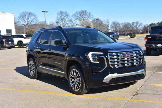 Used 2026 GMC Terrain Denali image 3