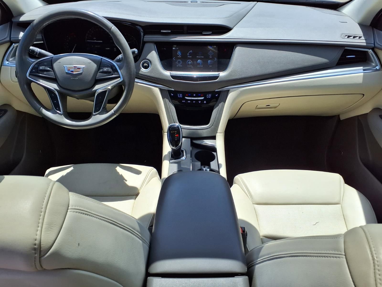 Used 2018 Cadillac XT5 Luxury w/ Driver Awareness Package AWD/4WD image 13