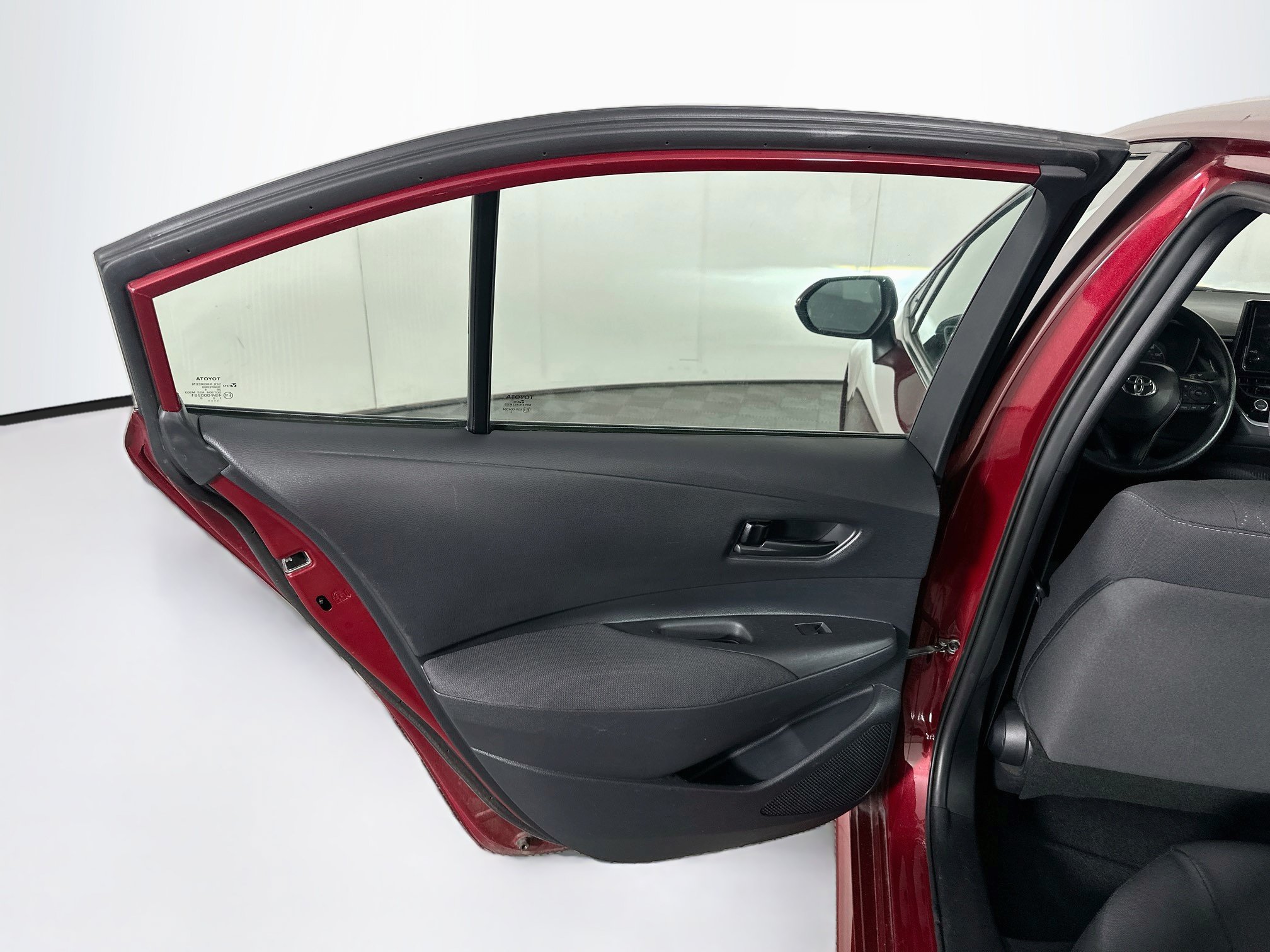 Used 2025 Toyota Corolla LE FWD image 26