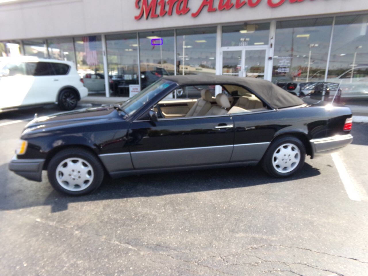 Used 1994 Mercedes-Benz E 320 Convertible image 74