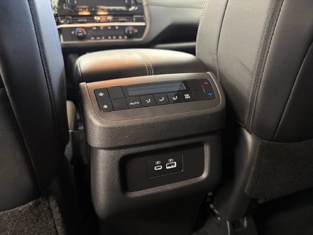 Certified 2025 Nissan Pathfinder SL FWD image 20