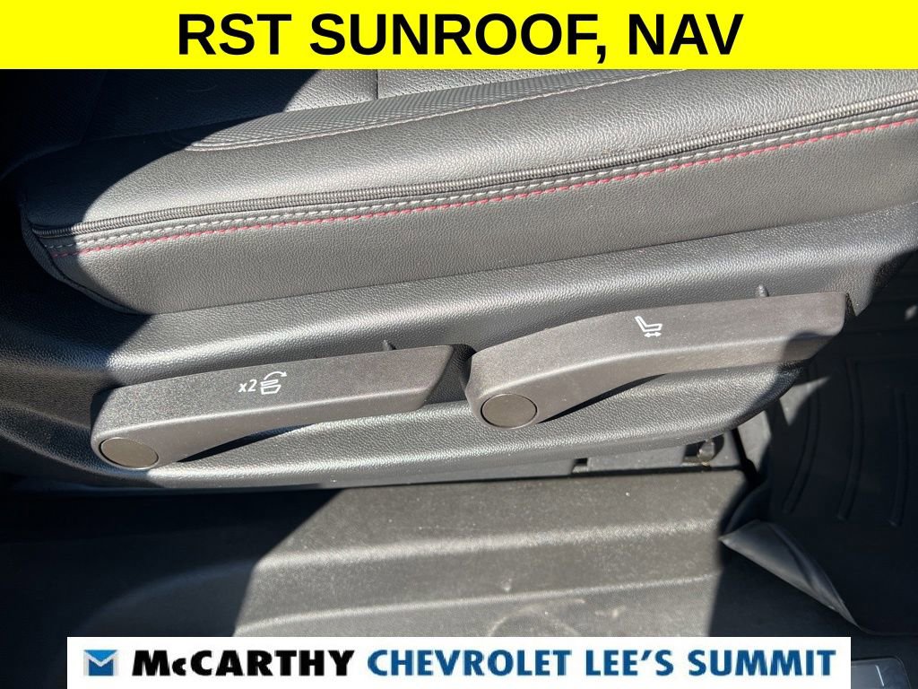 Used 2022 Chevrolet Suburban RST w/ Luxury Package image 40