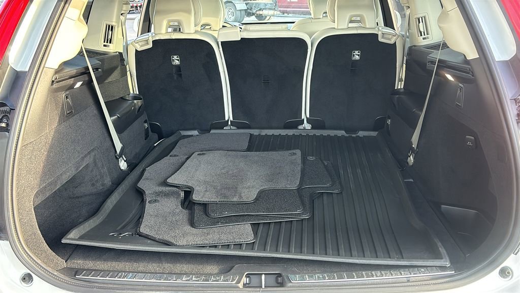 Used 2025 Volvo XC90 B6 Plus AWD/4WD image 31