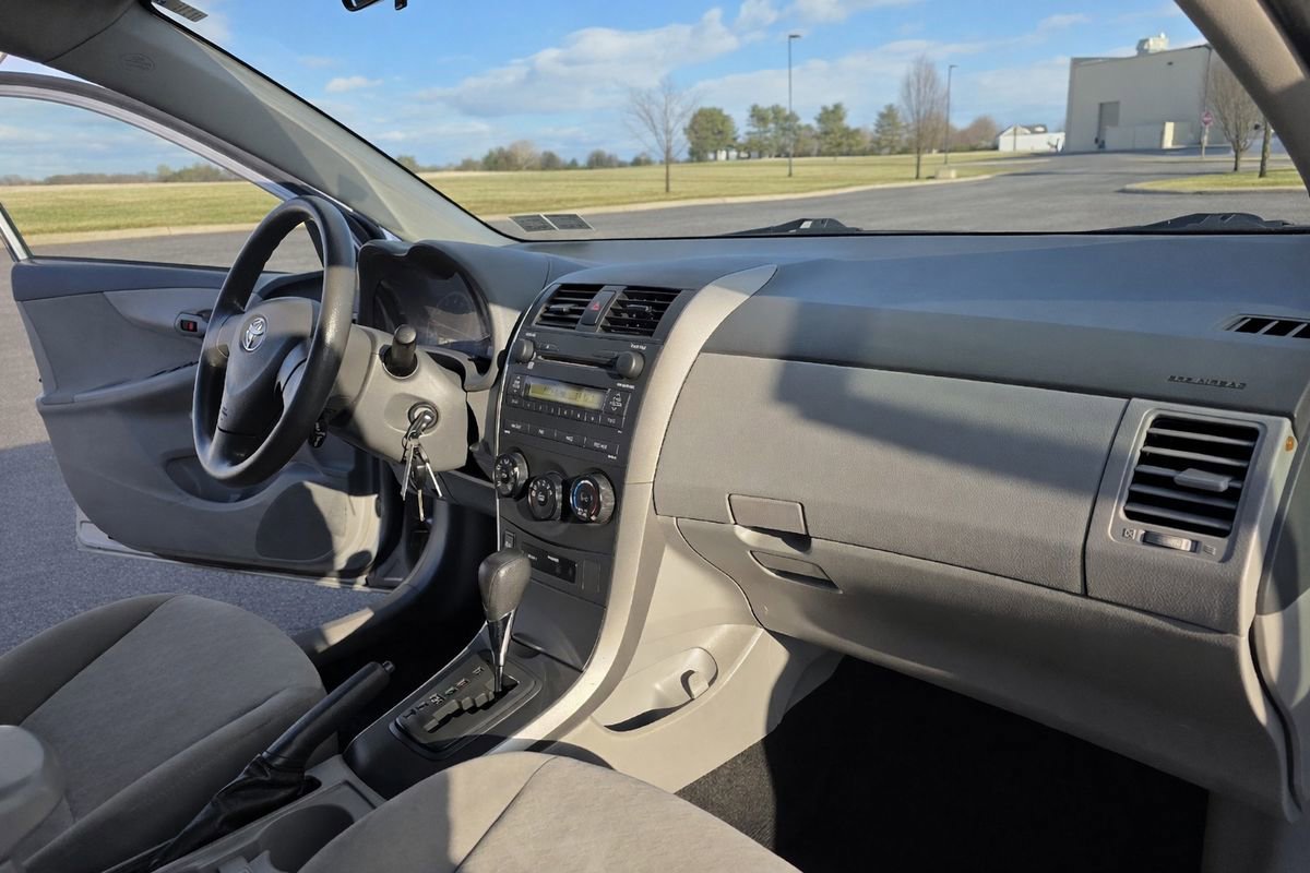 Used 2009 Toyota Corolla LE image 16