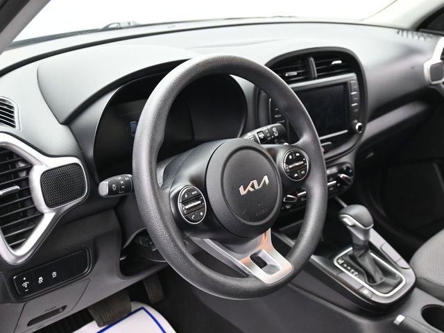 Used 2023 Kia Soul LX w/ LX Technology Package image 15