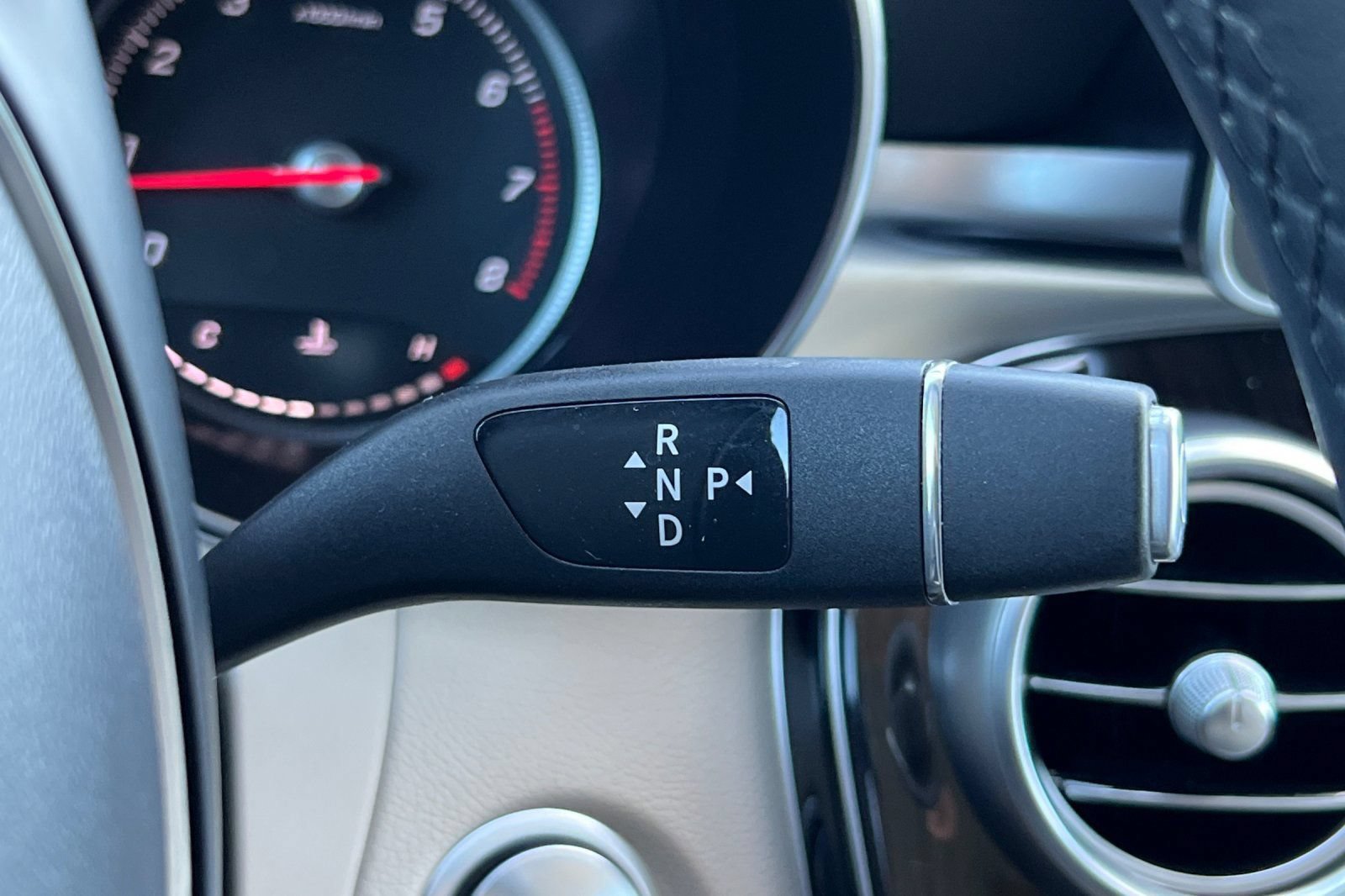 Used 2019 Mercedes-Benz GLC 300 image 25