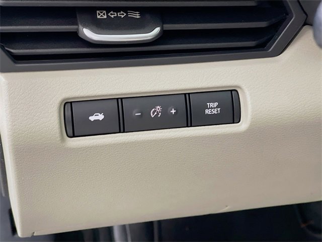 Used 2025 Nissan Altima 2.5 SV image 11