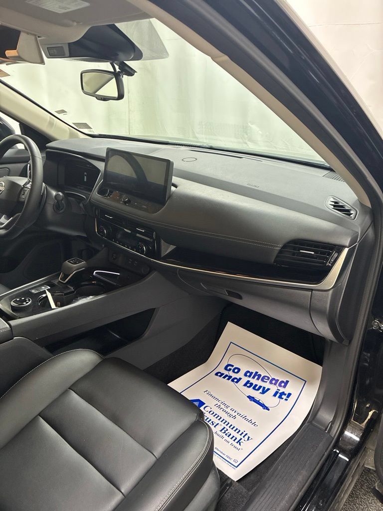 Used 2026 Nissan Rogue SL AWD/4WD image 25