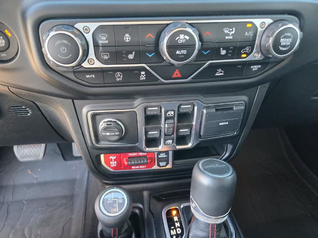 Certified 2023 Jeep Gladiator Rubicon w/ LED Lighting Group AWD/4WD image 16