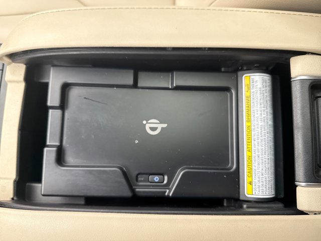 Used 2021 Toyota Highlander XLE AWD/4WD image 16