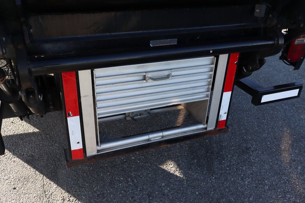 Used 2017 Ford F550 2WD Regular Cab Super Duty image 8