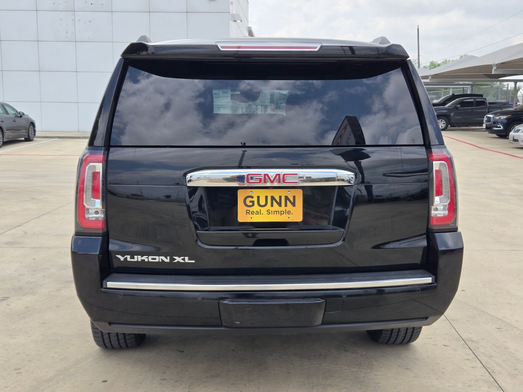 Used 2018 GMC Yukon XL Denali w/ Denali Ultimate Package AWD/4WD image 6