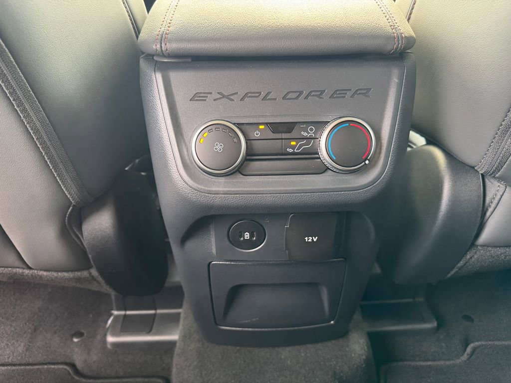 Used 2025 Ford Explorer Active w/ Active Comfort Package AWD/4WD image 40